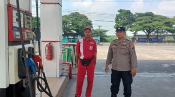 Anggota polisi sukodadi Giat patroli obyek vital Dengan Sasaran Perbankan antara lain