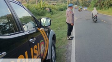 ANGGOTA KEPOLISIAN SEKTOR BRONDONG MELAKSANAKAN, GIAT KOTA PRESISI PENGATURAN LALU LINTAS DI WILAYAH POLSEK BRONDONG