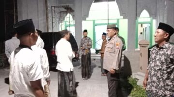 Bhabinkamtibmas Ds. Pendowolimo Aiptu h Irfan melaksanakan patroli dialogis & sambang desa pendowolimo.