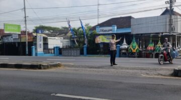 PETUGAS POLSEK SUKODADI GIAT, PATROLI KOTA PRESISI KEGIATAN PENGAMANAN DAN PENGATURAN ARUS LALU LINTAS DI WILAYAH KECAMATAN SUKODADI.