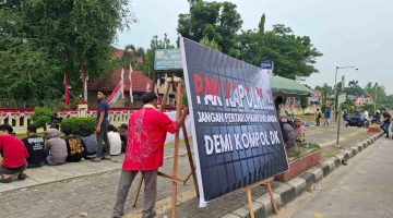 Polda Sumut “Dikepung” Papan Bunga! Seruan Pecat Kompol DK Terus Menggema