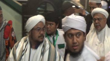 Ribuan Umat Islam di Sumut Membanjiri Masjid Al Mussanif Tabligh Akbar Maulid Nabi Bersama Iman Besar Habib Rizieq Shihab