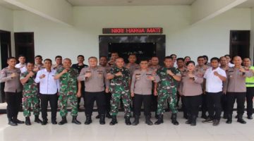 HUT TNI Ke 80 PJU Polres Sergai Ucapkan Selamat Serta Berikan Tumpeng