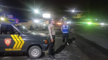 “Polsek sukodadi giat patroli blue light tengah malam untuk antisipasi oknum Perguruan silat dan balap liar diwilayah sukodadi “