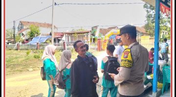“Polsek kedungpring laksanakan patroli perintis presisi dialogis untuk memberikan himbauan kamtibmas kepada warga”
