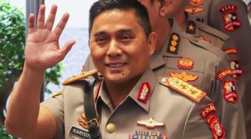 PW GPA DKI Spontanitas Kabaharkam Polri Komjen Pol. Karyoto dalam Mengatur Lalu Lintas Saat HUT ke-80 TNI di Monas