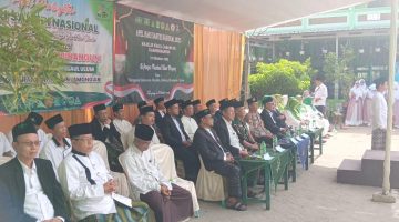 “Kapolsek karangbinangun Menghadiri kegiatan apel hari santri nasional 2025 di majelis wakil cabang NU karangbinangun”