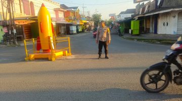 “Polsek kedungpring berikan pelayanan penyebrangan masyarakat dengan giat Commander wish pagi”