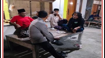 Polsek sukorame laksanakan patroli dialogis ajak masyarakat untuk menjaga harkamtibmas.