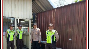 Polsek Kedungpring gelar patroli obyek vital ciptakan keamanan wilayah polsek Kedungpring yang aman dan kondusif.
