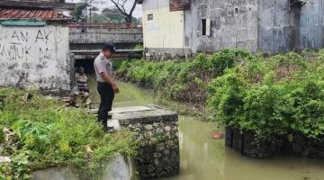 Polsek sukodadi gelar patroli wilayah untuk mencegah terjadinya bencana alam banjir di wilayah sukodadi. 
