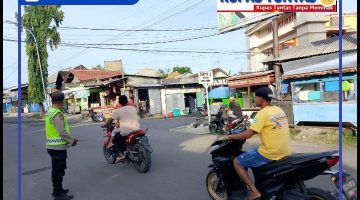 Polsek Modo gelar patroli lalu lintas pagi untuk atur lalu lintas pagi yang aman dan kondusif. 