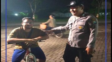 Polsek Sambeng, patroli harkamtibmas ajak warga masyarakat untuk jaga harkamtibmas.