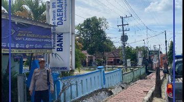 Polsek Sambeng patroli obyek vital untuk memberikan pelayanan terhadap masyarakat.